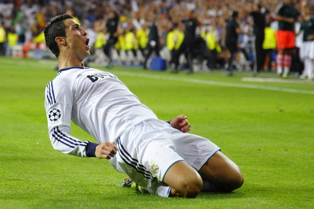 591168-cristiano-ronaldo-real-madrid-celebre